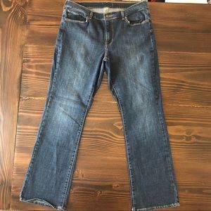 Levi's Jeans - Levi Strauss & Co Dark Wash Blue Jeans Levi's Jeans - Levi Strauss & Co Dark Wash Blue Jeans